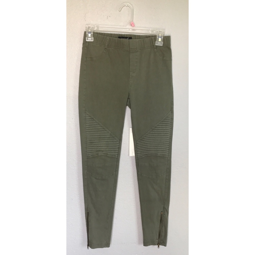 Green moto jeggings